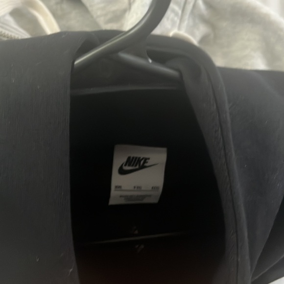 Nike tech - Picture 2 of 2